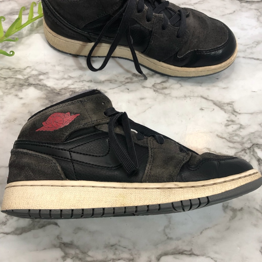 AIR JORDAN 1 MID 'ANTHRACITE' Size 3.5 - Picture 4 of 9